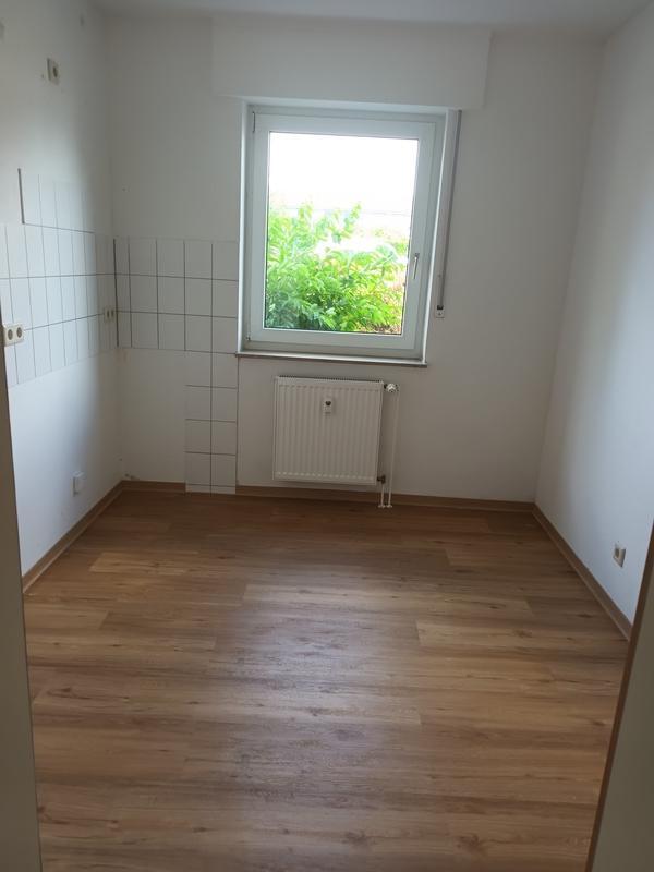 Tolle 2-Zimmer-Wohnung mit großem Wohnzimmer und Tageslicht-Duschbad zimmer