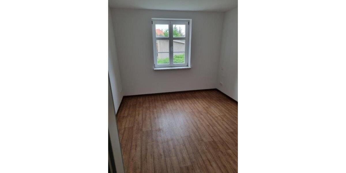 Erdgeschoßwohnung Gröditz - 2 Zimmer, 48 m&sup2;, 280&euro; | Angebot:25646448