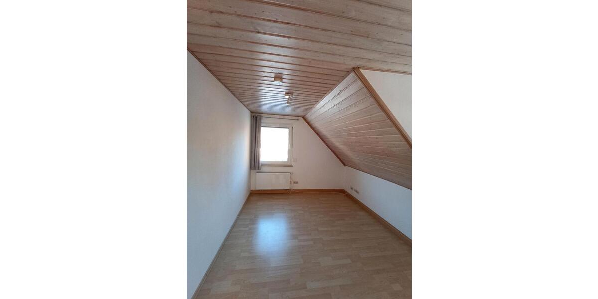 Dachgeschoßwohnung Bad Staffelstein - 3 Zimmer, 70 m&sup2;, 450&euro; | Angebot:24679920