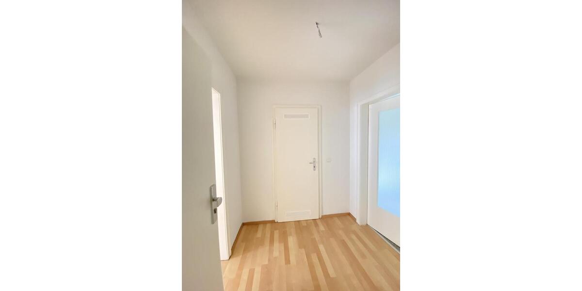 Erdgeschoßwohnung Solingen - 3 Zimmer, 71 m&sup2;, 709&euro; | Angebot:24372276