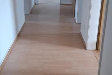 4- Zimmer Wohnung mit Balkon in Hockstein (nähe EKH)