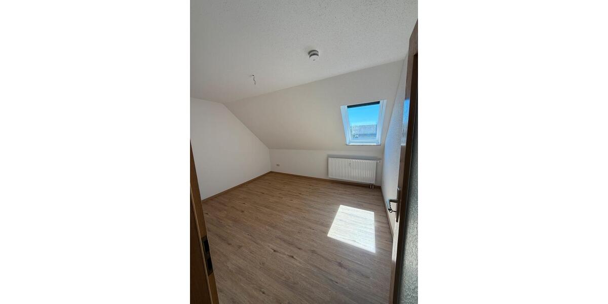 Dachgeschoßwohnung Grimma - 2 Zimmer, 42 m&sup2;, 294&euro; | Angebot:26483321