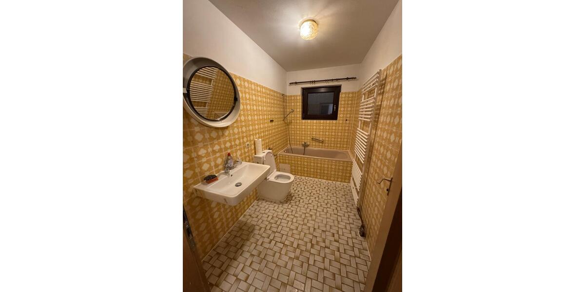 Freistehendes Haus mit ca. 200 m², Garten & Parkplatz 7 zimmer