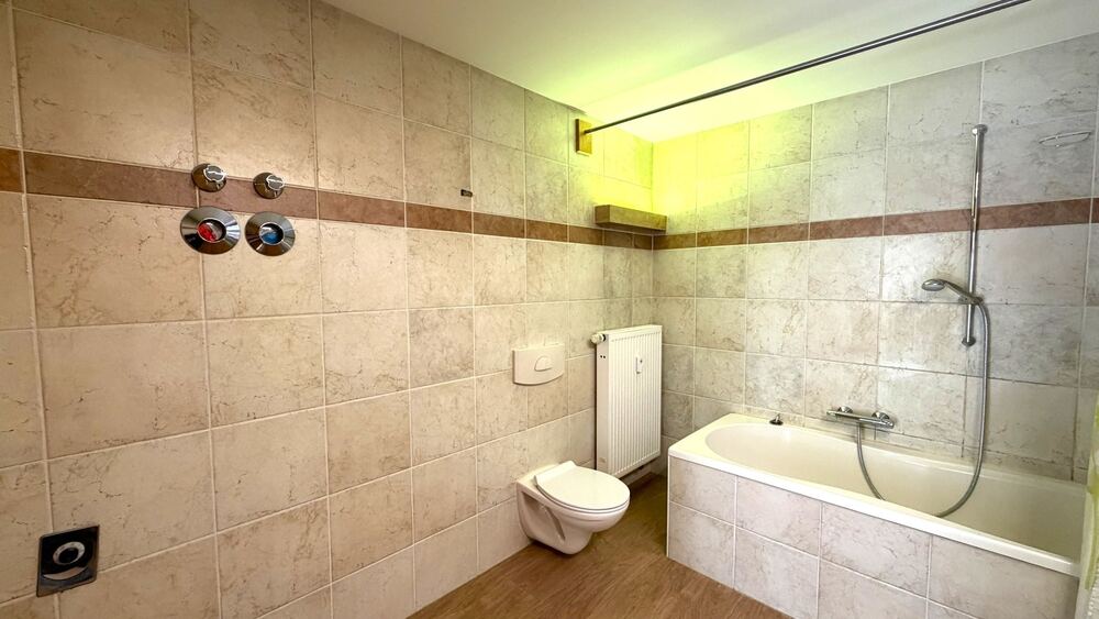 Zentral gelegene 3-Zimmer Wohnung im Dachgeschoss mit Einbauküche - Dachgeschoßwohnung Mittweida Rößgen | Angebot:27207669