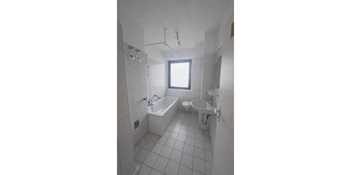 Etagenwohnung Würzburg Heuchelhof - 2 Zimmer, 67 m&sup2;, 850&euro; | Angebot:26276521