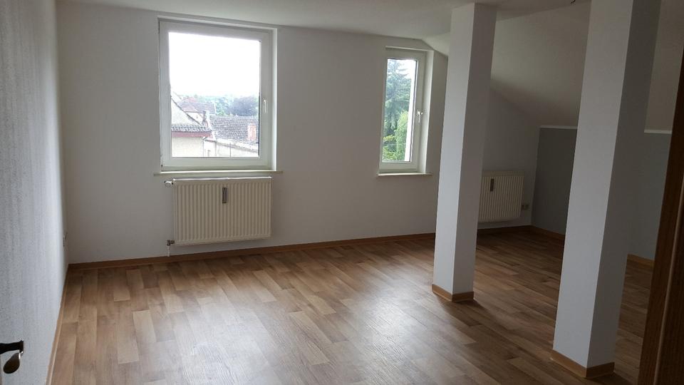 Dachgeschoßwohnung Mirow - 2.5 Zimmer, 64 m&sup2;, 416&euro; | Angebot:23697543
