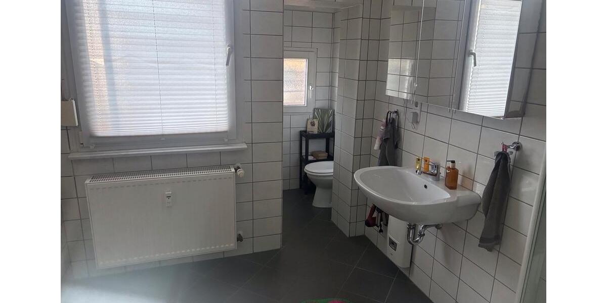 Erdgeschoßwohnung Solingen Höhscheid - 2 Zimmer, 60 m&sup2;, 600&euro; | Angebot:25046394