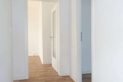 Wohnung Halle (Saale) Halle-Neustadt - 3 Zimmer, 61 m&sup2;, 376&euro; | Angebot:25302037