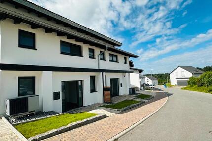 Haus Neudenau - 4 Zimmer, 151 m&sup2;, 1.950&euro; | Angebot:25216519