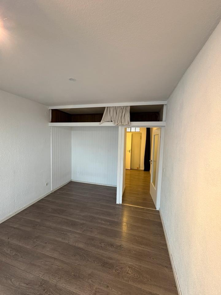 VERMIETE 1 Zimmer Wohnung in Uni Nähe33 qm