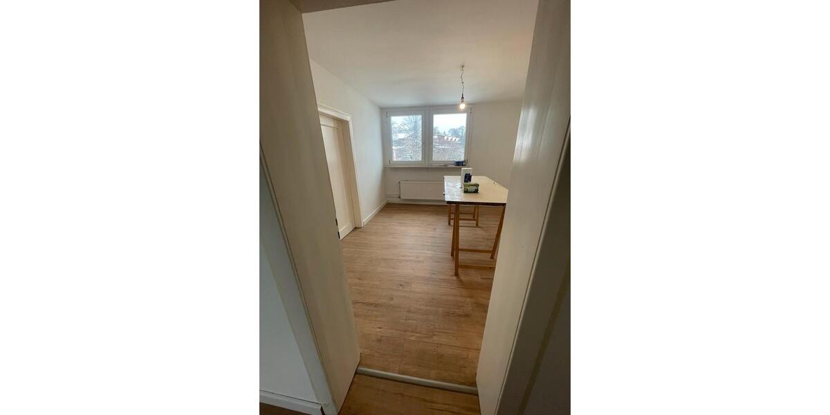 Renovierte helle 3 Zimmer Dachgeschoss Wohnung mit Aussicht 3 zimmer