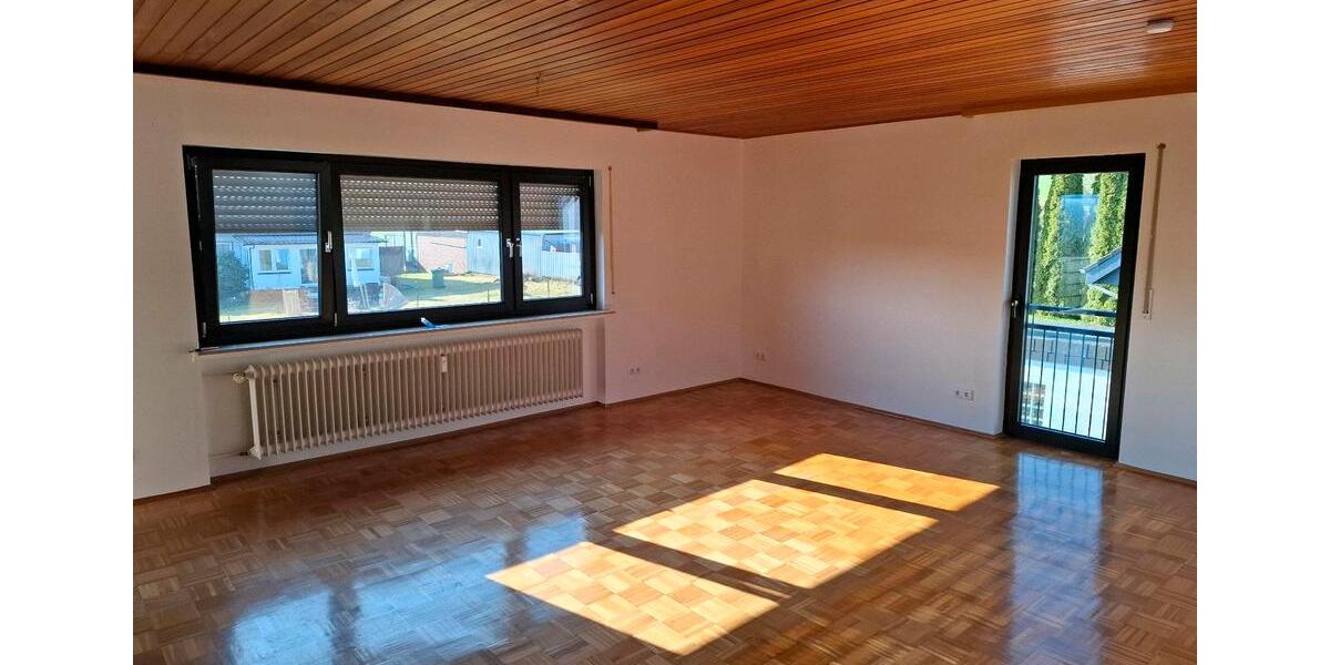 Etagenwohnung Lollar - 4 Zimmer, 110 m&sup2;, 1.000&euro; | Angebot:25804439