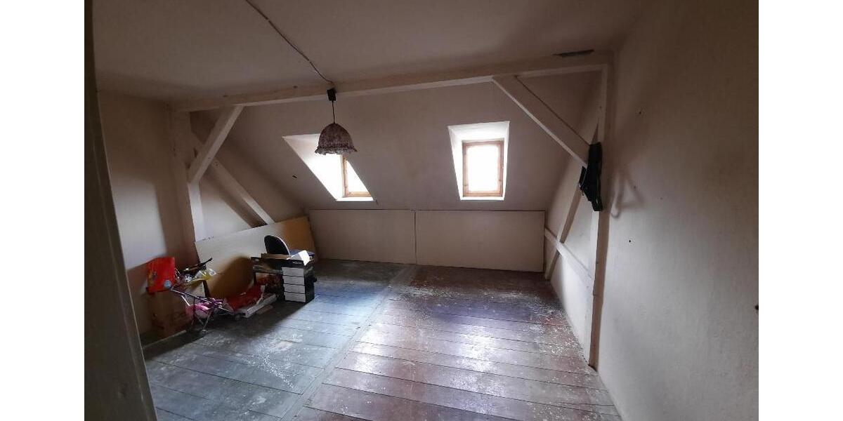 Etagenwohnung Reichenbach im Vogtland - 4 Zimmer, 84 m&sup2;, 300&euro; | Angebot:26566347