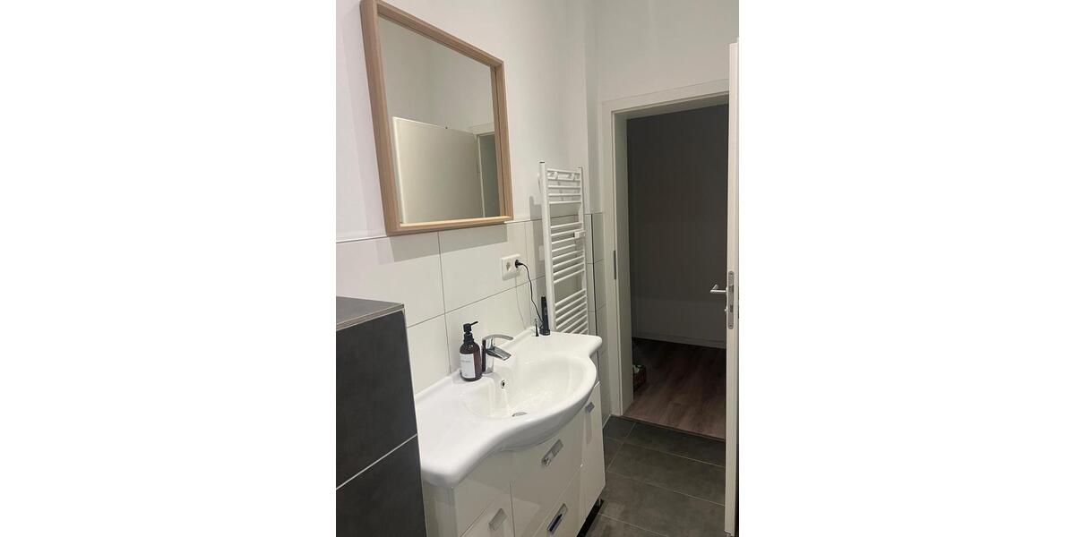 Erdgeschoßwohnung Siegen - 3 Zimmer, 90 m&sup2;, 990&euro; | Angebot:24804568