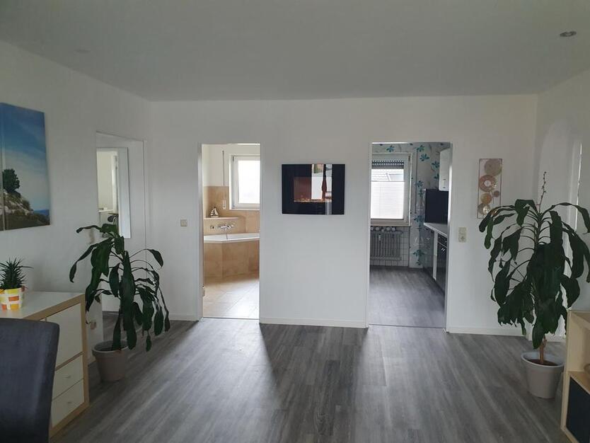 Helles Zimmer in ruhiger WG, saniert, Warmmiete, alles inkl.