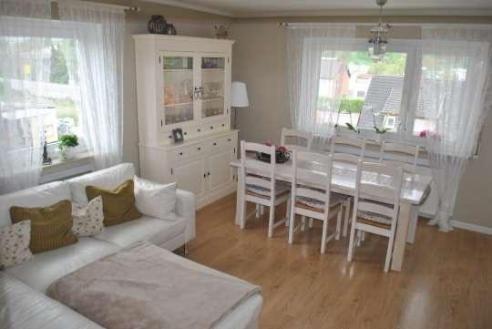 schöne helle 3-Zimmer Wohnung mit EBK 3 zimmer