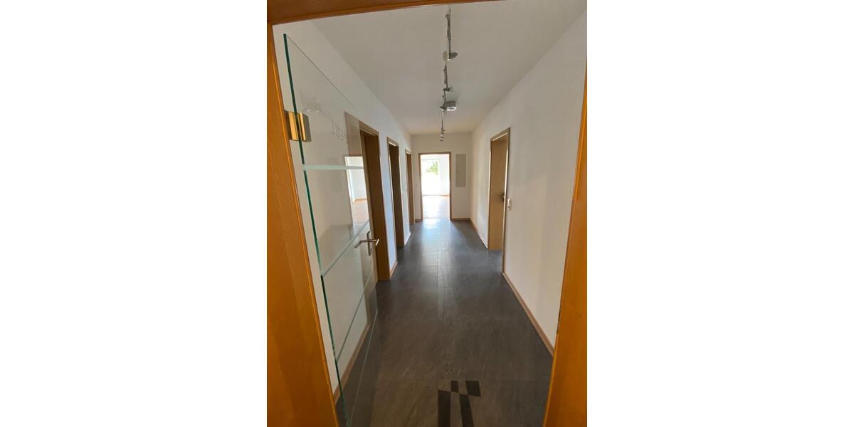 Etagenwohnung Vorbach - 3 Zimmer, 145 m&sup2;, 1.030&euro; | Angebot:24658417
