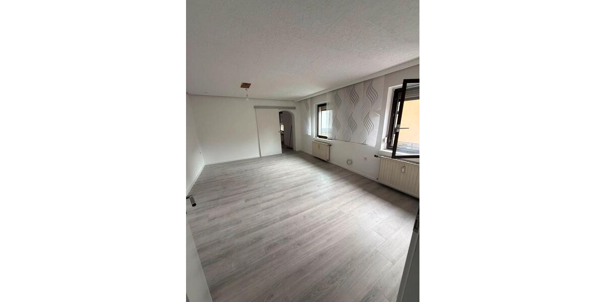 Etagenwohnung Saarbrücken Brebach-Fechingen - 4 Zimmer, 95 m&sup2;, 950&euro; | Angebot:25138934