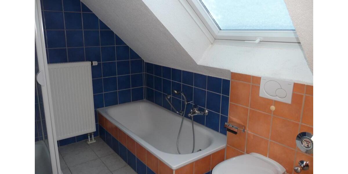 Dachgeschoßwohnung Niederaula - 2.5 Zimmer, 75 m&sup2;, 568&euro; | Angebot:26150179