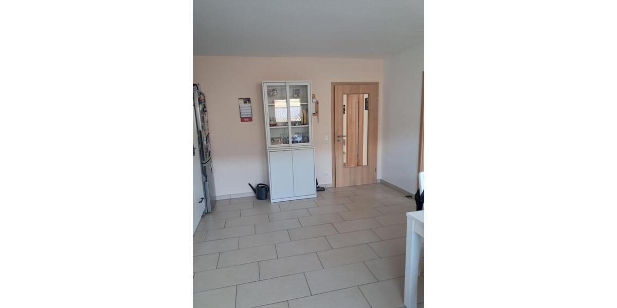 Dachgeschoßwohnung Lösnich - 4 Zimmer, 120 m&sup2;, 750&euro; | Angebot:25805819