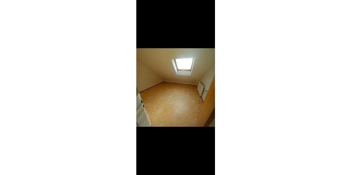 Dachgeschoßwohnung Egenhausen - 3 Zimmer, 73 m&sup2;, 880&euro; | Angebot:26475883