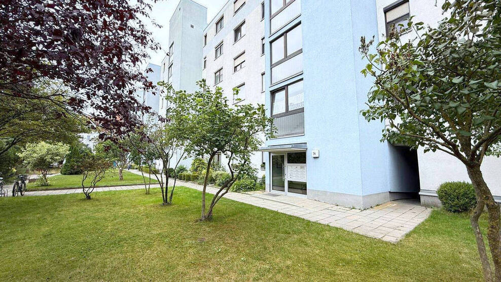 Exklusive KomfortWohnung Erstbezug EBK Balkon TG Stadtlage