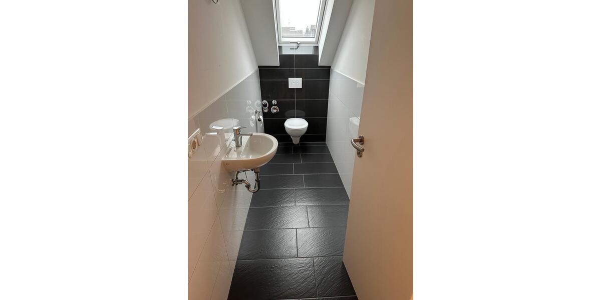 Dachgeschoßwohnung Gießen Wieseck - 6 Zimmer, 145 m&sup2;, 1.600&euro; | Angebot:25163644