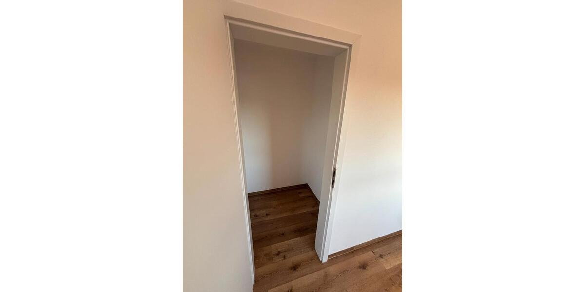 Erdgeschoßwohnung Bamberg Am Bruderwald - 4 Zimmer, 96 m&sup2;, 1.364&euro; | Angebot:26703599