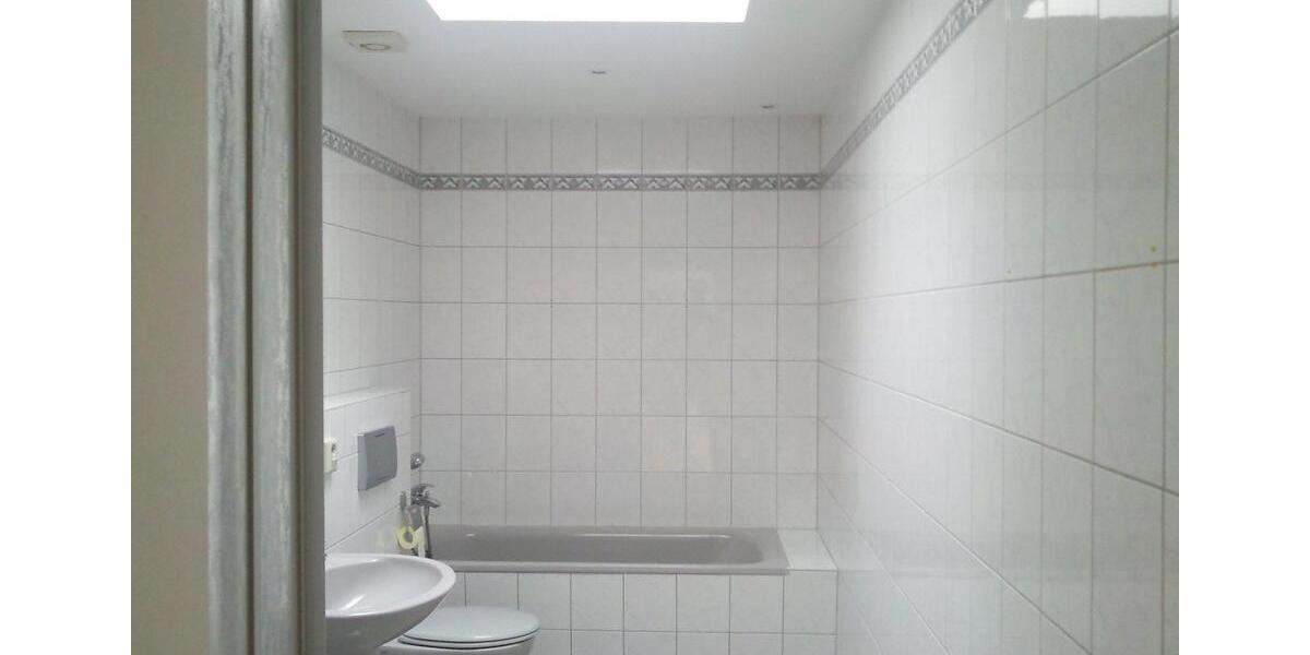 Dachgeschoßwohnung Bernburg (Saale) - 2 Zimmer, 63 m&sup2;, 410&euro; | Angebot:25715837