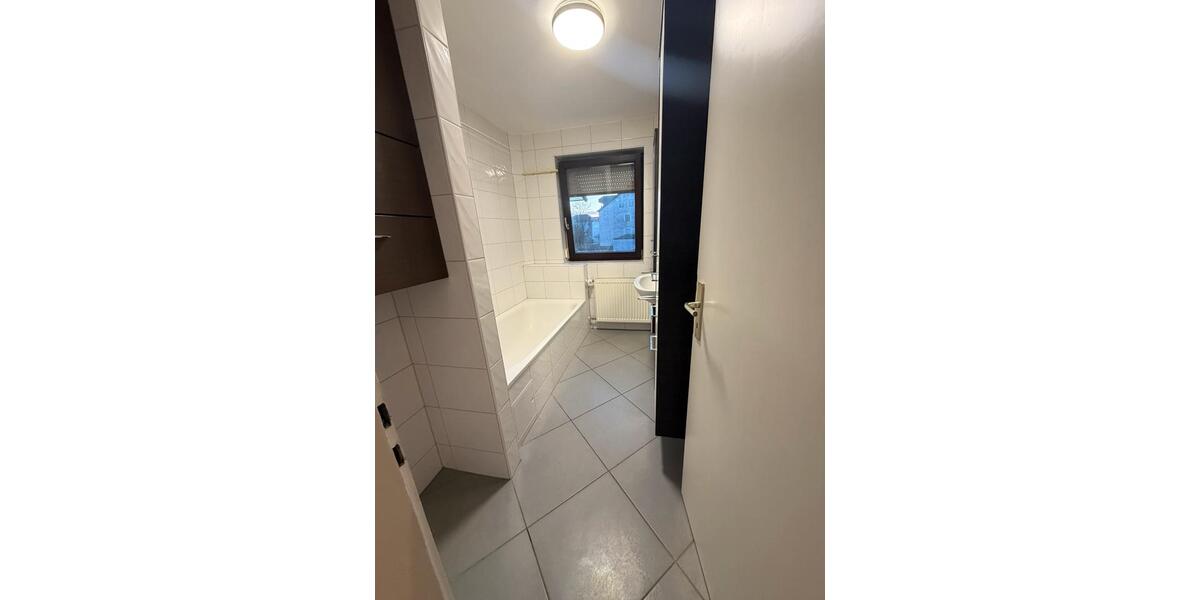 Etagenwohnung Pfarrkirchen - 4 Zimmer, 100 m&sup2;, 1.350&euro; | Angebot:25524336