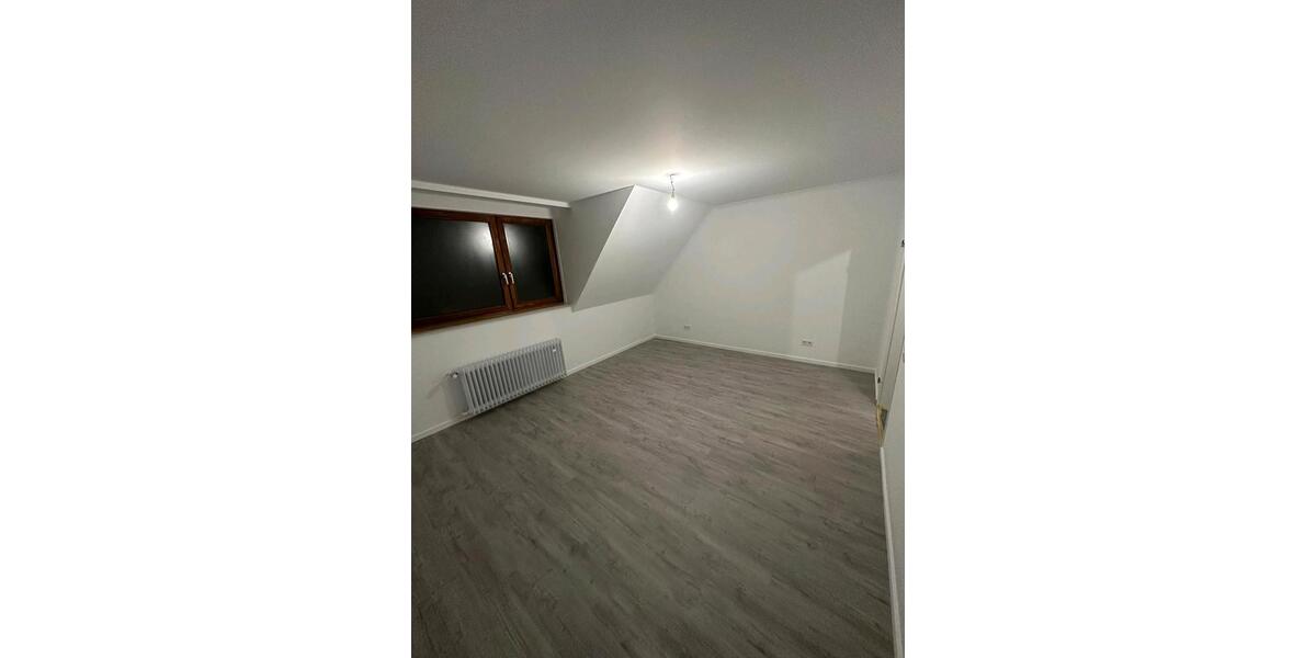 Etagenwohnung Grefrath - 3 Zimmer, 90 m&sup2;, 990&euro; | Angebot:26045482