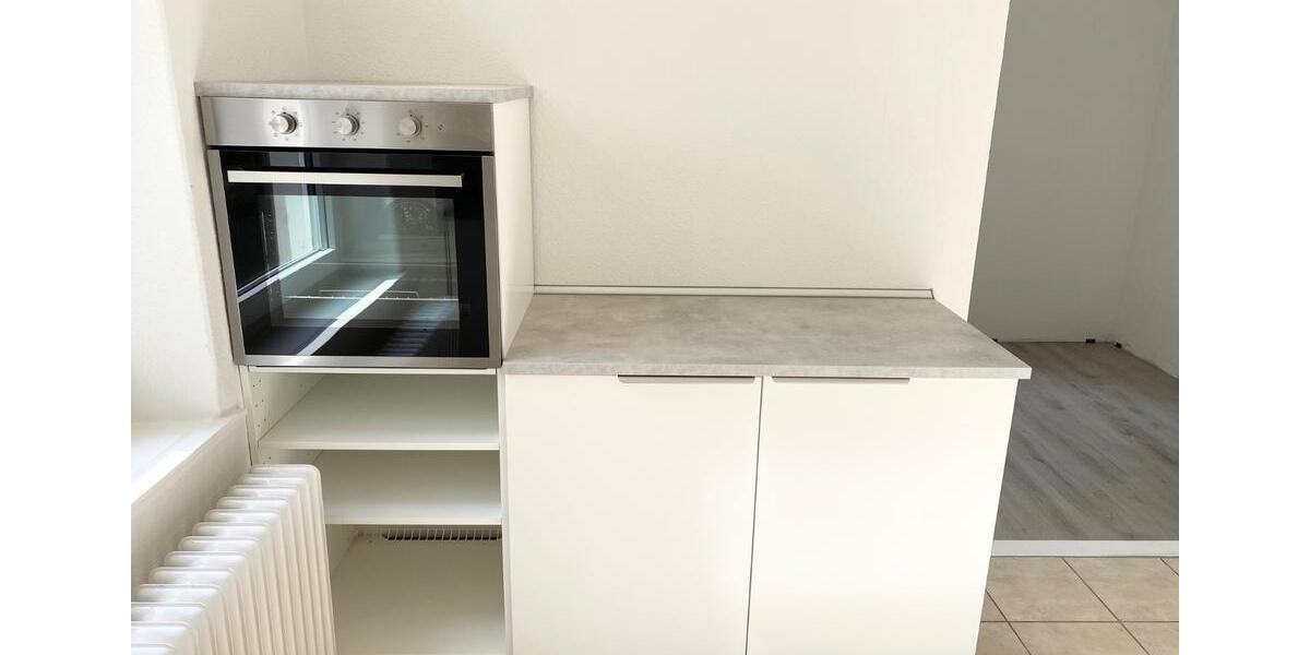 Renovierte Hochparterre Wohnung mit Einbauküche und Garagenstellplatz 4 zimmer