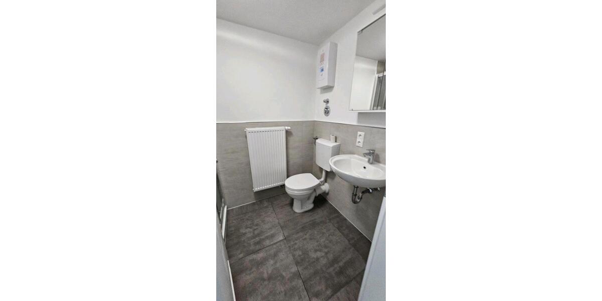 Etagenwohnung Neutraubling - 1 Zimmer, 75 m&sup2;, 1.250&euro; | Angebot:24664793