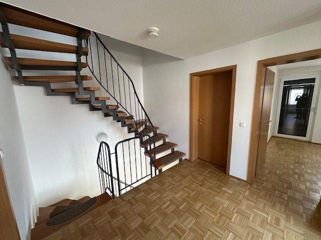 Doppelhaushälfte Weiden Rehbühl - 6 Zimmer, 136 m&sup2;, 1.350&euro; | Angebot:25107451