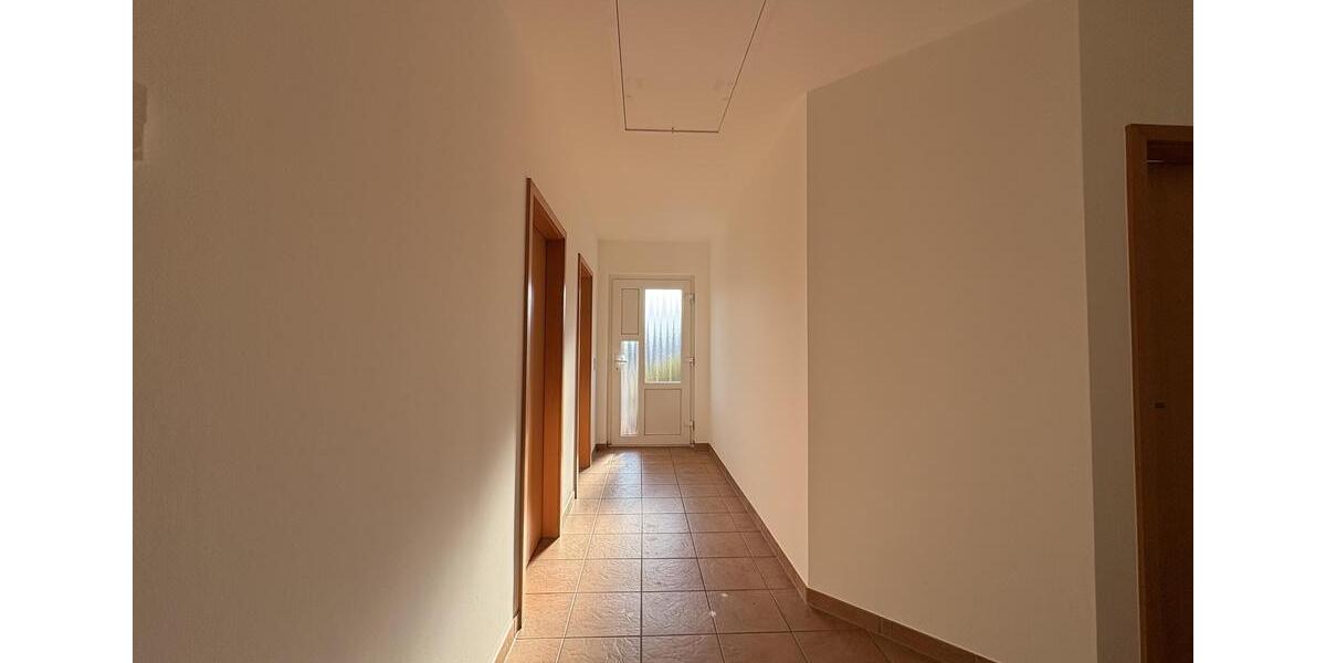 Einfamilienhaus Zwickau Cainsdorf - 3 Zimmer, 95 m&sup2;, 1.300&euro; | Angebot:24963886