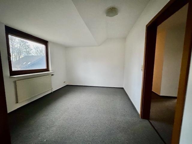 Dachgeschoßwohnung Ganderkesee - 4 Zimmer, 114 m&sup2;, 1.150&euro; | Angebot:25087721