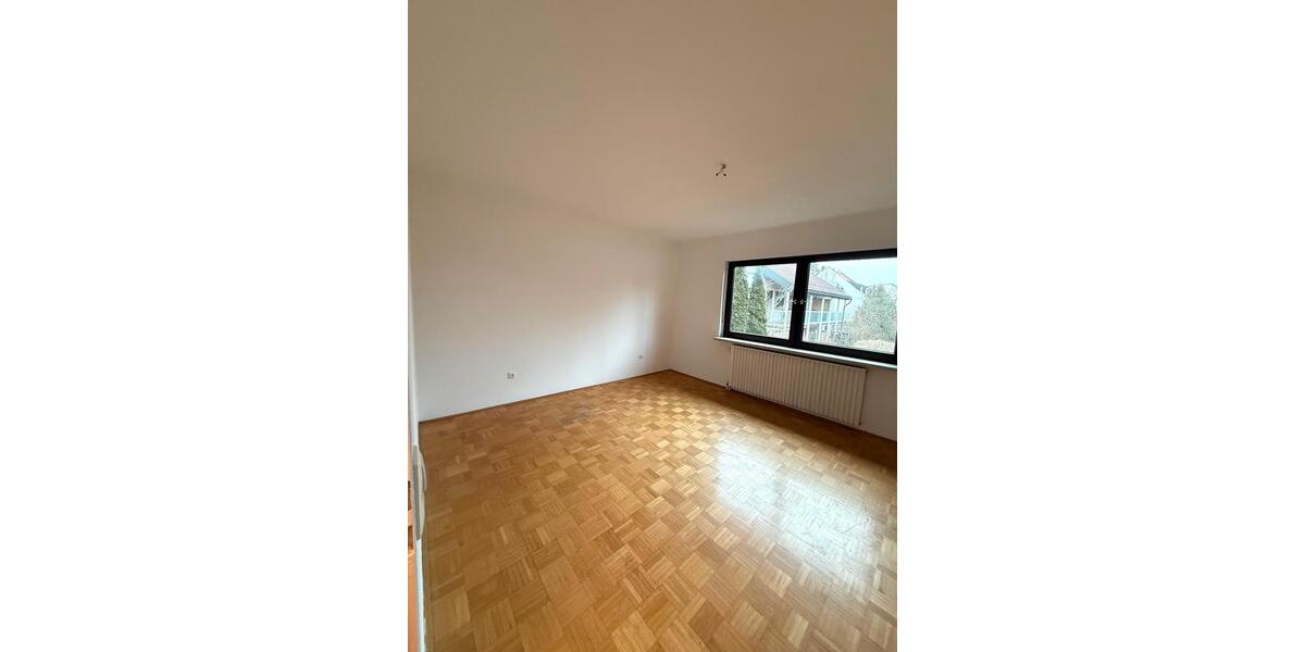 Etagenwohnung Germering - 4 Zimmer, 110 m&sup2;, 2.300&euro; | Angebot:24654283