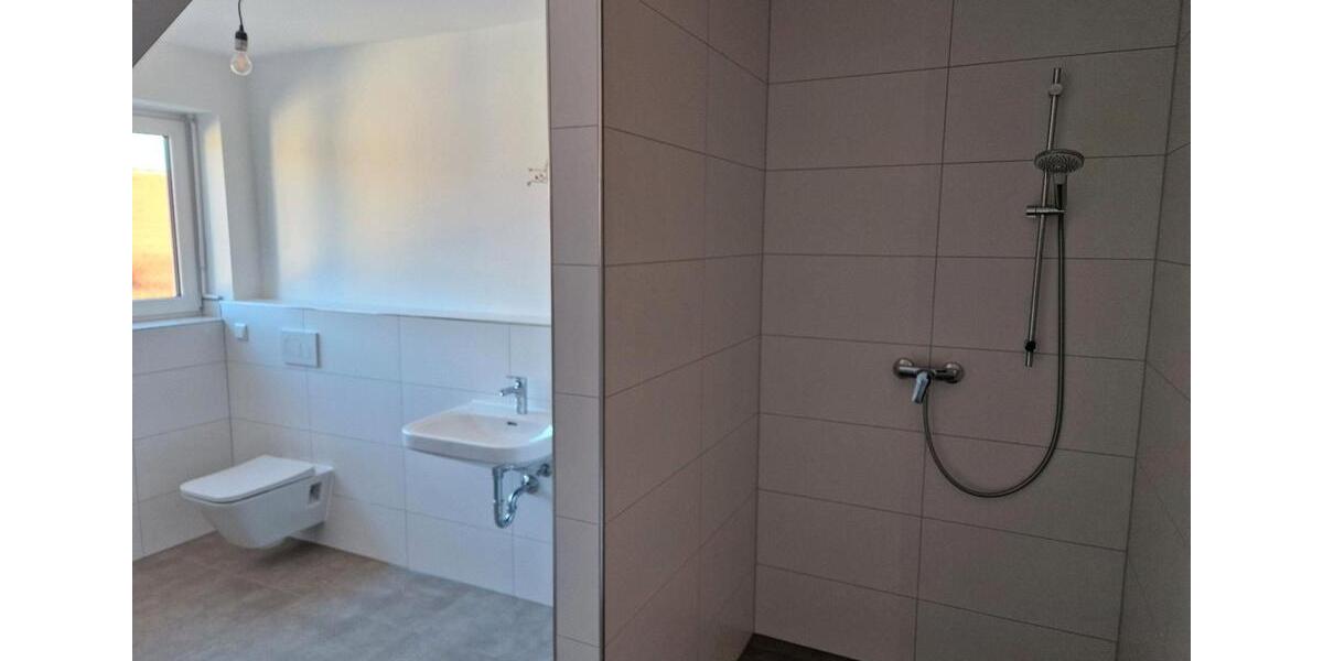 Dachgeschoßwohnung Lage - 3 Zimmer, 110 m&sup2;, 1.544&euro; | Angebot:24769508