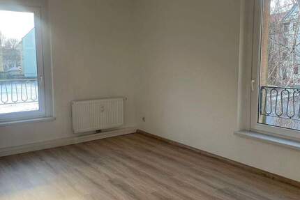 Kleine Dreiraumwohung mit Balkon 3 zimmer