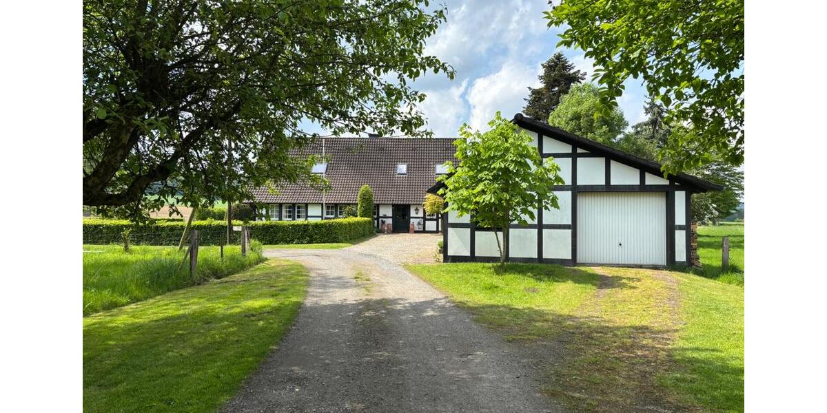 Einfamilienhaus Hagen am Teutoburger Wald - 5 Zimmer, 180 m&sup2;, 1.600&euro; | Angebot:26603341