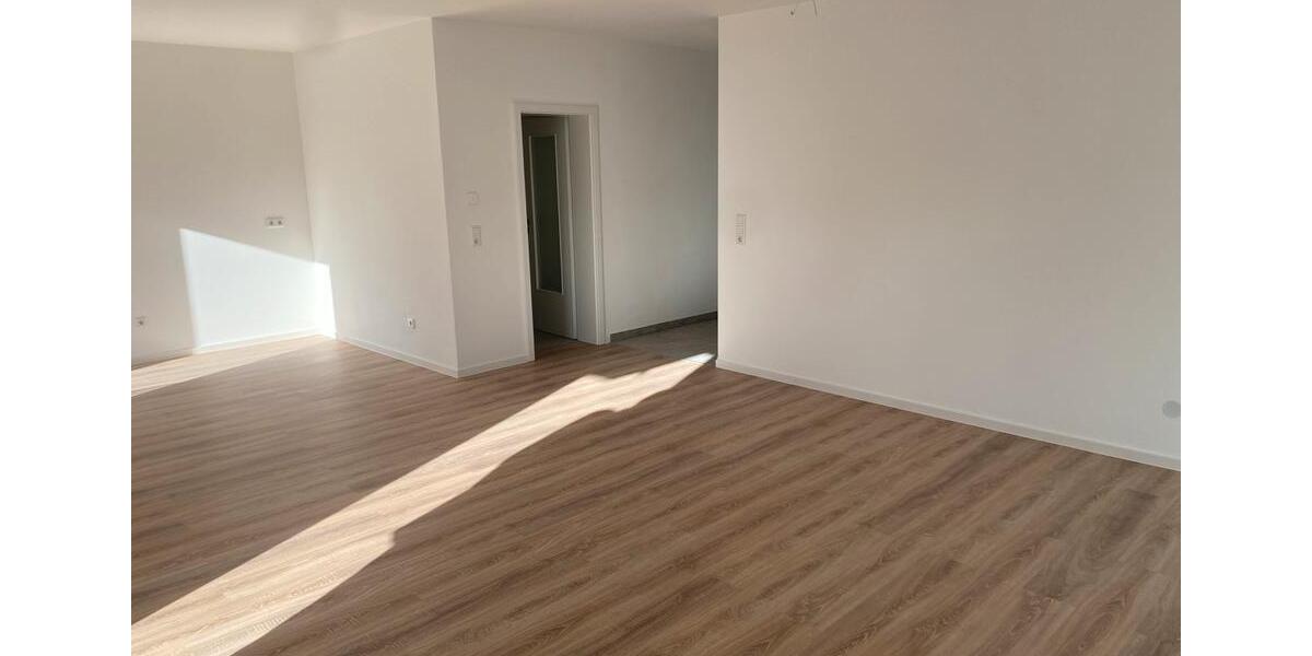 Etagenwohnung Windischeschenbach - 4 Zimmer, 102 m&sup2;, 1.200&euro; | Angebot:25944311