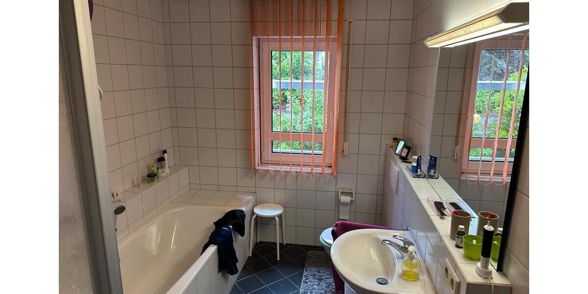 Erdgeschoßwohnung Coburg - 3 Zimmer, 83 m&sup2;, 701&euro; | Angebot:26613639