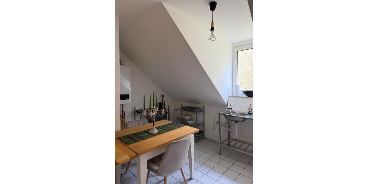 Dachgeschoßwohnung Neuenmarkt - 1 Zimmer, 75 m&sup2;, 350&euro; | Angebot:26237268