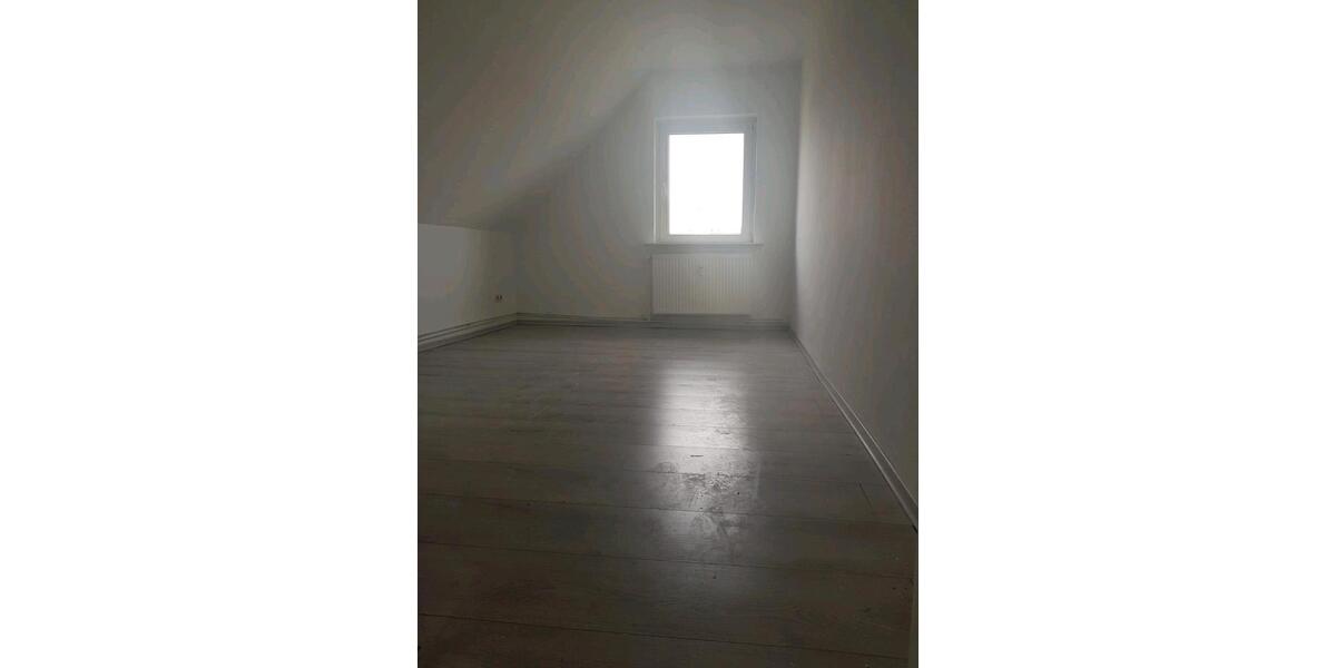 Dachgeschoßwohnung Bergen - 5 Zimmer, 100 m&sup2;, 700&euro; | Angebot:24550244