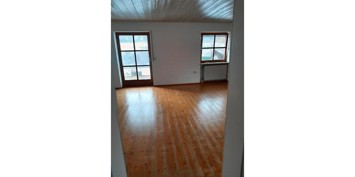 Etagenwohnung Regen - 2 Zimmer, 100 m&sup2;, 750&euro; | Angebot:24974935