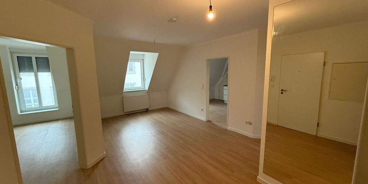 Etagenwohnung Paderborn Kernstadt - 3 Zimmer, 93 m&sup2;, 800&euro; | Angebot:24757821