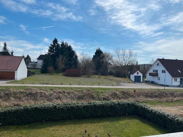 Etagenwohnung Bissingen - 4 Zimmer, 100 m&sup2;, 985&euro; | Angebot:26040564