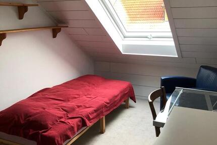 WG-Zimmer im Dachgeschoss 2 zimmer