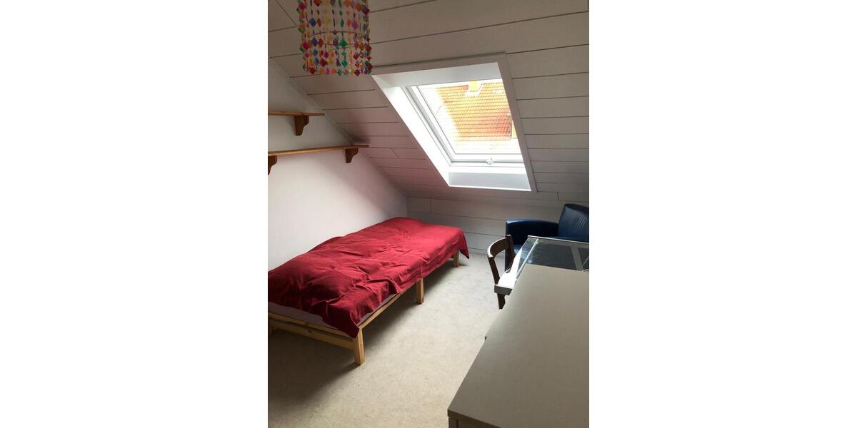 WG-Zimmer im Dachgeschoss 2 zimmer