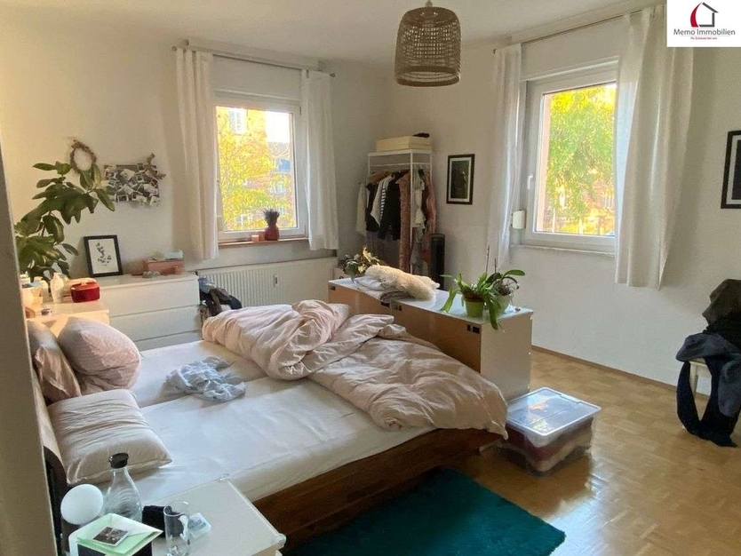 WUNDERSCHÖNE SANIERTE-ALTBAU- VIERZIMMERWOHNUNG IN DER NÄHE v. STÄDT. KLINIKUM °°° 4 zimmer